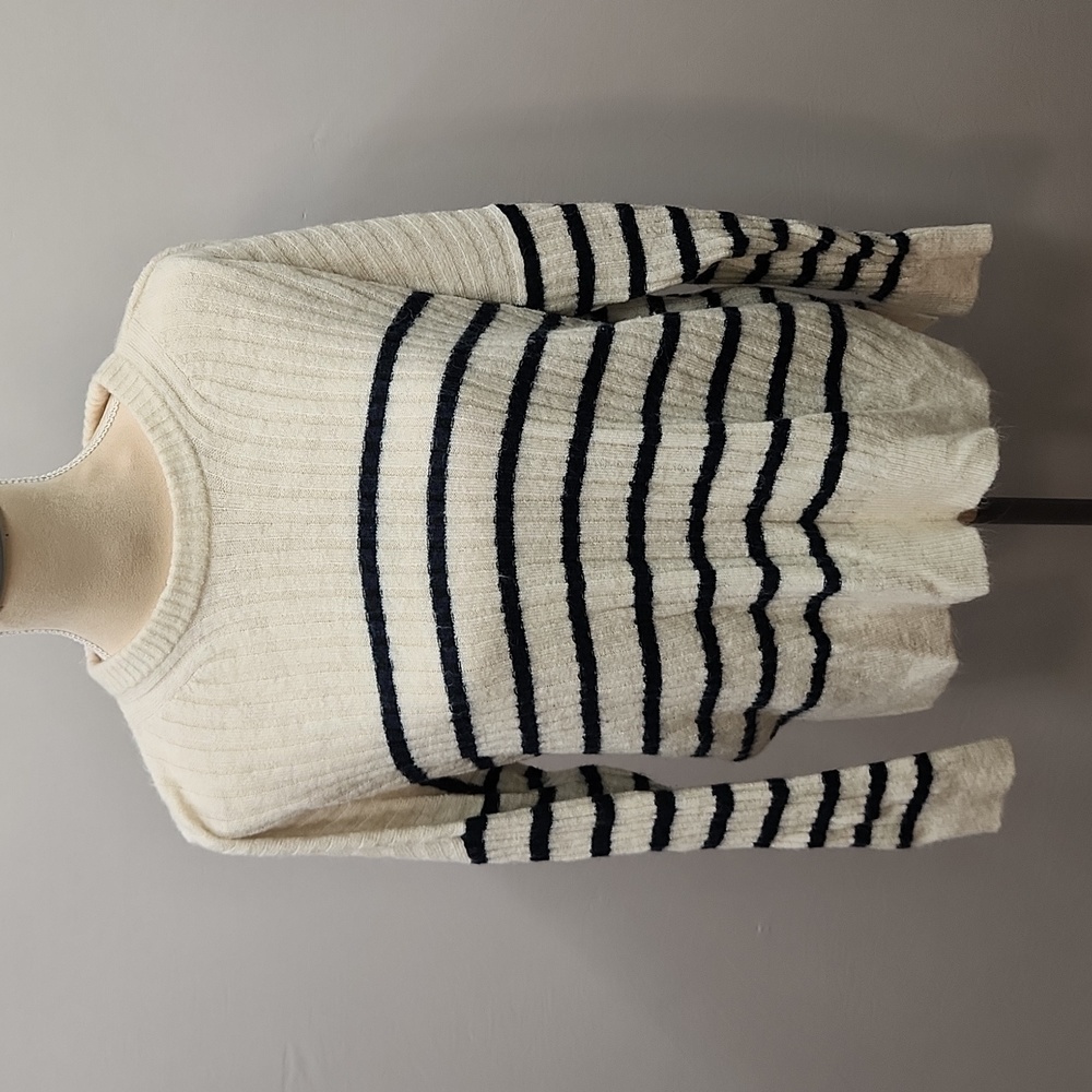💫Abercrombie & Fitch stripped sweater